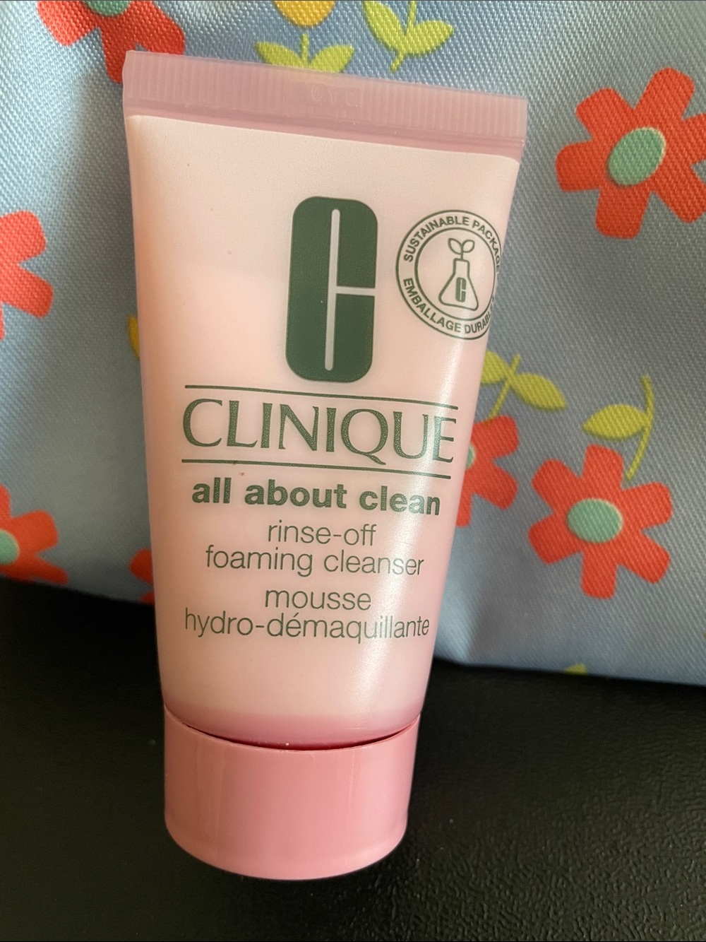Clinique Foaming Cleanser, Scrub Cream, Facial Soap & Floral Cosmetic Bag NEW - Picture 2 of 8